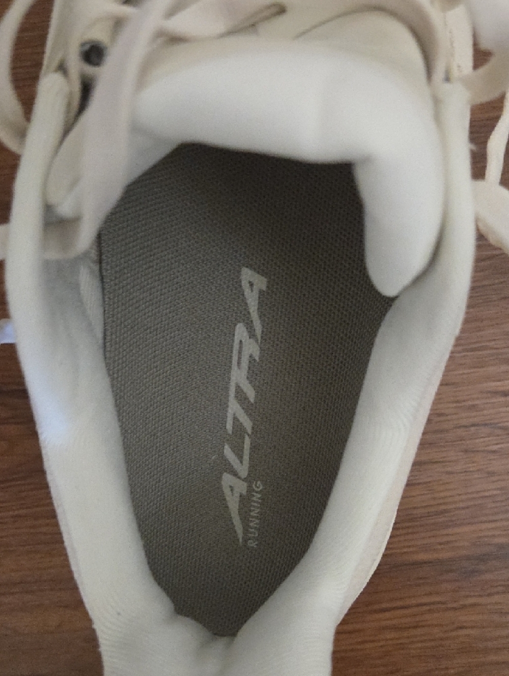 Altra Women's Cream/White Neutral Running Shoes NWOT - Picture 5 of 8